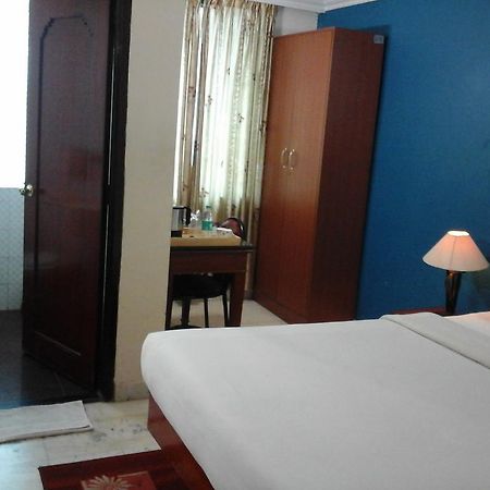 Hotel Pigeon International Bangalore Extérieur photo