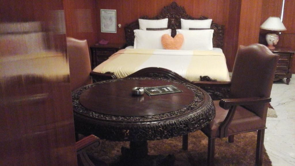 Hotel Pigeon International Bangalore Extérieur photo