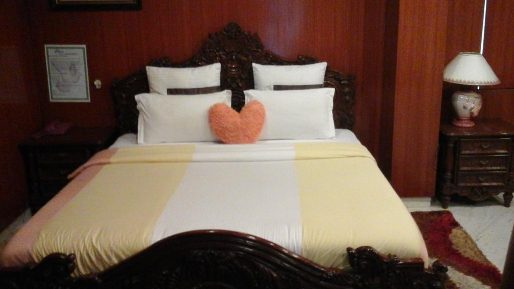Hotel Pigeon International Bangalore Chambre photo